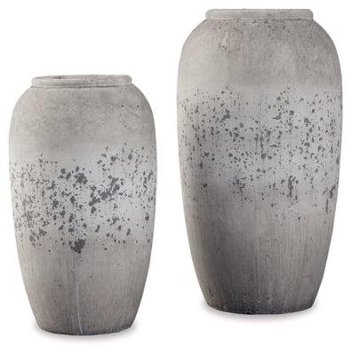 Dimitra Vase (Set of 2) | Brown/Cream | Ancho: 20.3cm - Alto: 37.5cm - Prof: 20.3cm