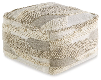 Cartlow Pouf | Cream/Beige/Gray | Ancho: 584.2 - Alto: 355.6 - Prof : 584.2