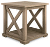 Elmferd End Table | Light Brown | Ancho: 596.9 - Alto: 574.8 - Prof : 596.9