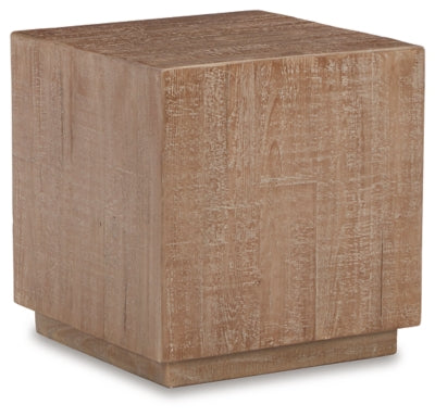 Waltleigh Accent Table | Distressed Brown | Ancho: 479.55 - Alto: 508.0 - Prof : 482.6