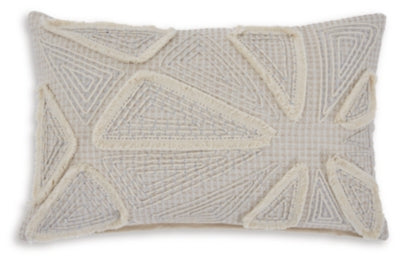 Irvetta Pillow (Set of 4) | Taupe/Cream | Ancho: 55.9cm - Alto: 35.6cm - Prof: 17.8cm