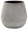 Claymount Vase | Distressed Brown | Ancho: 25.4cm - Alto: 24.1cm - Prof: 25.4cm