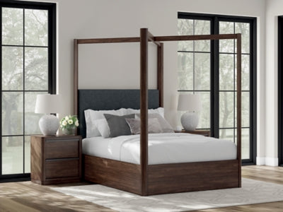 Kendamor Queen Americana Canopy Bed