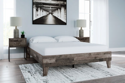 Cama Plataforma Neilsville Queen Americana