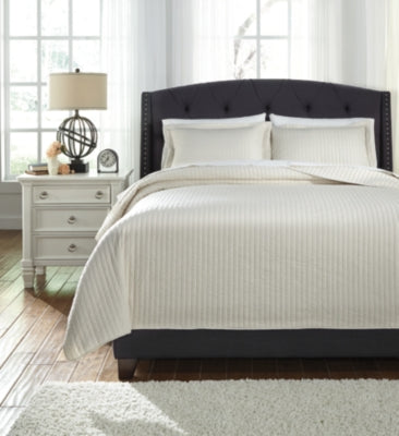 Raleda 3-Piece King Coverlet Set | Buff | Ancho: 2743.2 - Alto: 0.0 - Prof : 2438.4
