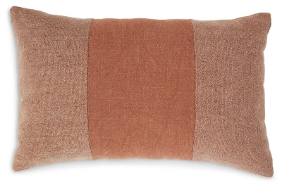 Dovinton Pillow (Set of 4) | Spice | Ancho: 55.9cm - Alto: 35.6cm - Prof: 12.7cm